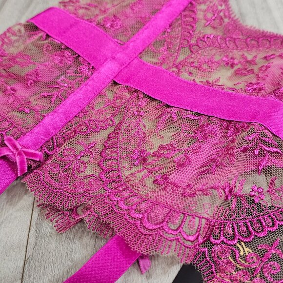 NWT Dita Von Teese Severine Rubine Red Suspender Garter Belt Cincher Size M - Picture 2 of 5